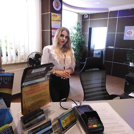 Gosciniec Biznesowy Hostel Dąbrowa Górnicza Εξωτερικό φωτογραφία