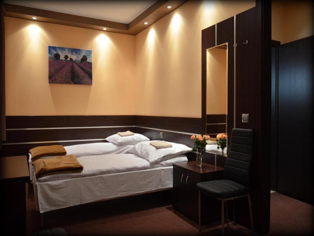 Gosciniec Biznesowy Hostel Dąbrowa Górnicza Εξωτερικό φωτογραφία