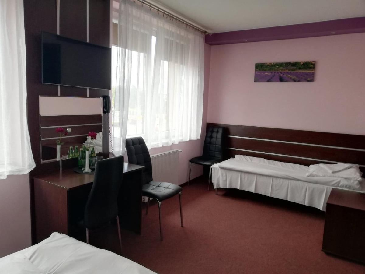 Gosciniec Biznesowy Hostel Dąbrowa Górnicza Εξωτερικό φωτογραφία
