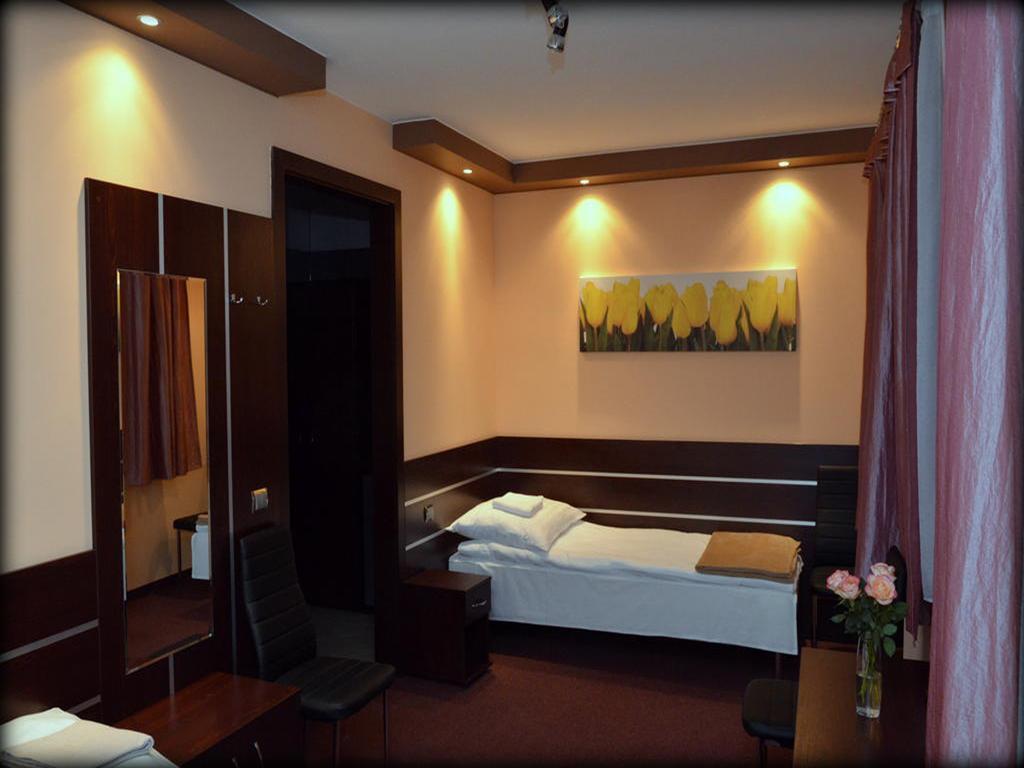 Gosciniec Biznesowy Hostel Dąbrowa Górnicza Δωμάτιο φωτογραφία